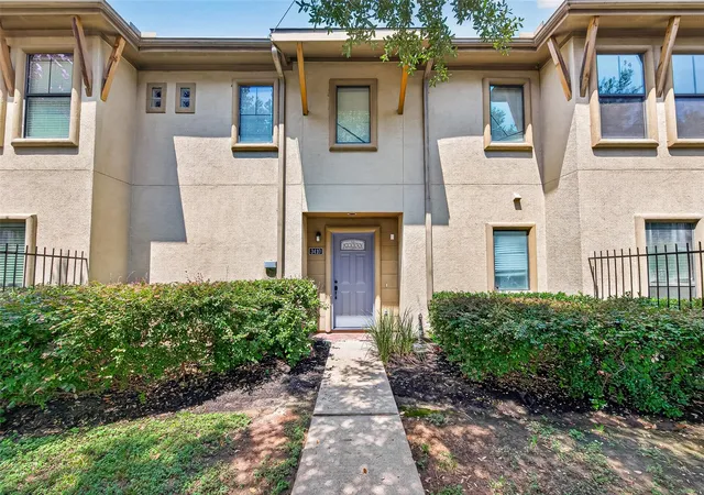 Photo 3 of Townhouse for sale at 3410 St Emanuel St, Houston, TX 77004 | MLS# 46999416 | Listing updated on 2026-10-08