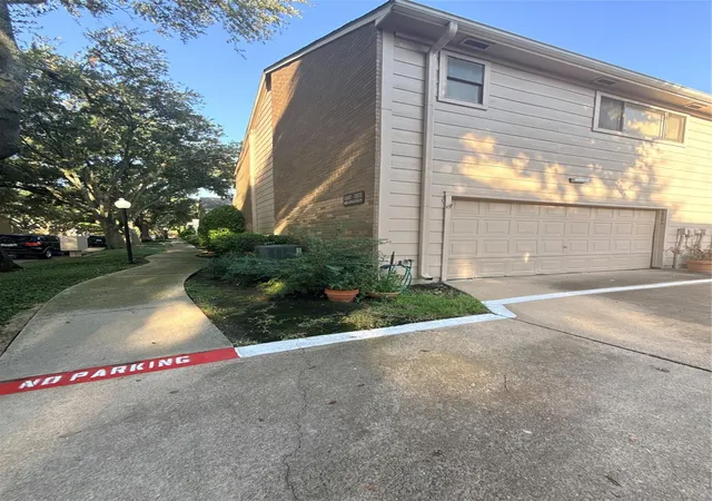 Photo 2 of Townhouse for sale at 13902 Hollowgreen Dr #27, Houston, TX 77082 | MLS# 62836822 | Listing updated on 2026-10-02