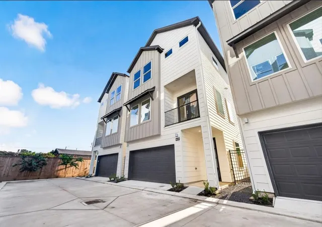 Photo 1 of Single family home for sale at 902 Kern St #B, Houston, TX 77009 | MLS# 67891572 | Listing updated on 2026-09-20
