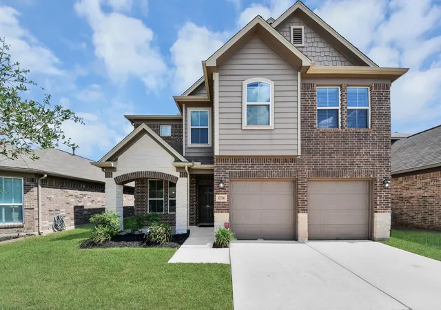 Photo 2 of Single family home for sale at 17714 Wooded Bnd Path, Humble, TX 77346 | MLS# 67512985 | Listing updated on 2026-10-06