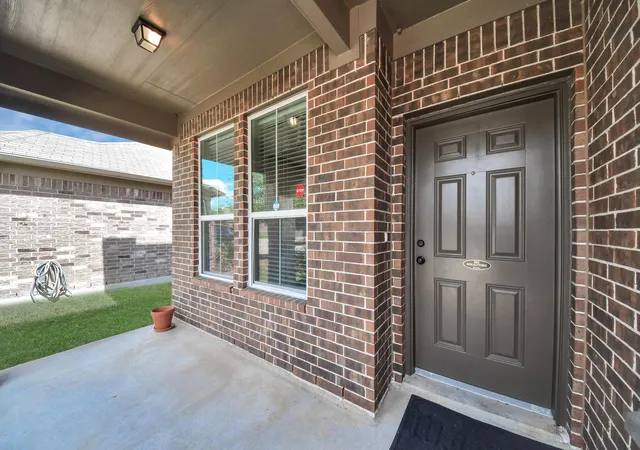 Photo 3 of Single family home for sale at 17714 Wooded Bnd Path, Humble, TX 77346 | MLS# 67512985 | Listing updated on 2026-10-06