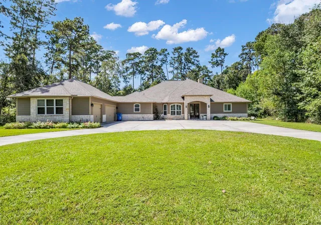 Photo 2 of Single family home for sale at 16634 Savannah Dr, Splendora, TX 77372 | MLS# 71107050 | Listing updated on 2026-09-19