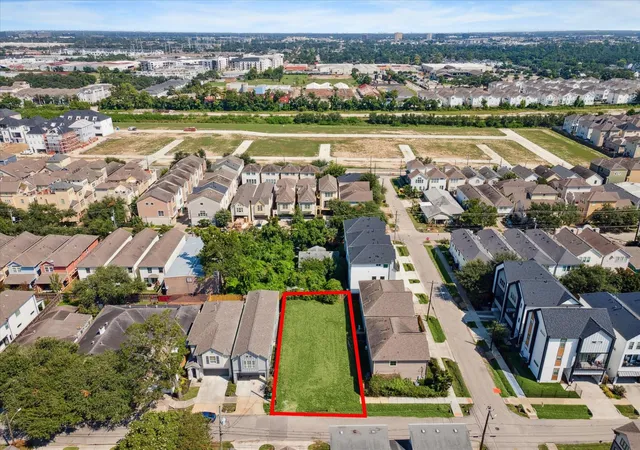 Photo 1 of Land for sale at 5906 Kiam St, Houston, TX 77007 | MLS# 75860266 | Listing updated on 2026-09-08