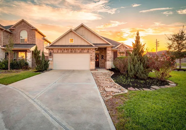 Photo 2 of Single family home for sale at 1702 Green Willow Ct, Brookshire, TX 77423 | MLS# 76360509 | Listing updated on 2026-10-04