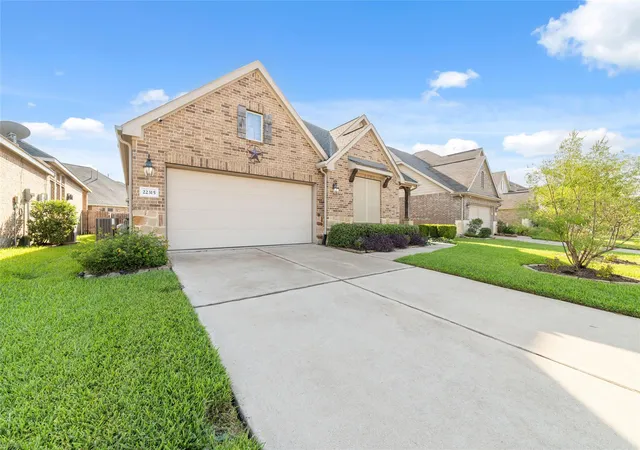 Photo 2 of Single family home for sale at 22315 Taren Ct, Tomball, TX 77375 | MLS# 75264065 | Listing updated on 2026-10-06