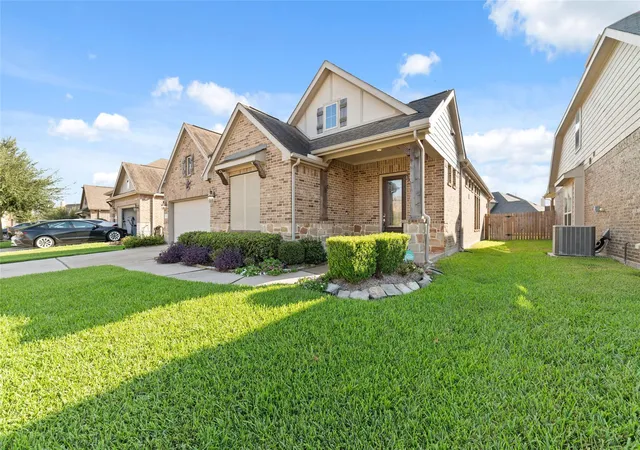 Photo 4 of Single family home for sale at 22315 Taren Ct, Tomball, TX 77375 | MLS# 75264065 | Listing updated on 2026-10-06