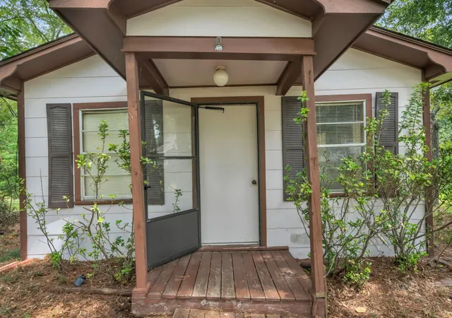 Photo 3 of Single family home for sale at 15670 Aspen Dr, Montgomery, TX 77356 | MLS# 30993238 | Listing updated on 2026-09-18