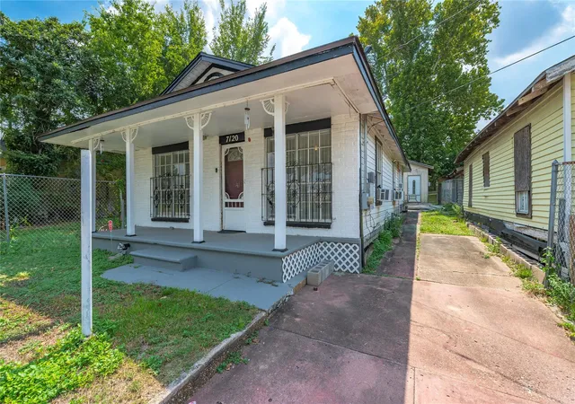 Photo 3 of Single family home for sale at 7120 Ave Q, Houston, TX 77011 | MLS# 41572480 | Listing updated on 2026-09-24