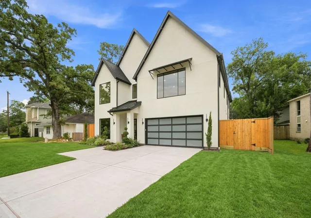 Photo 3 of Single family home for sale at 959 Althea Dr, Houston, TX 77018 | MLS# 17830263 | Listing updated on 2026-09-11