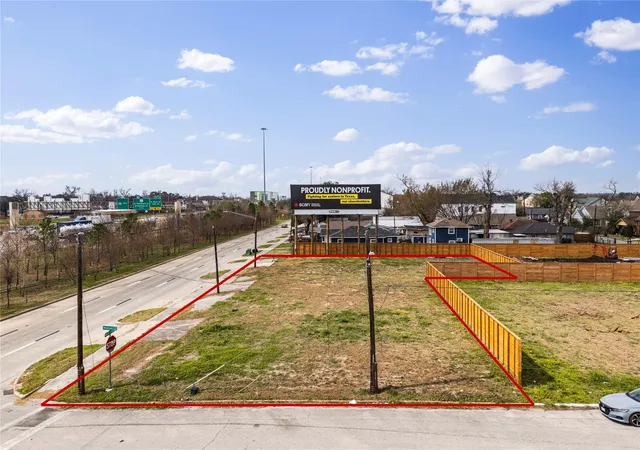 Photo 1 of Land for sale at 1025 N Loop, Houston, TX 77022 | MLS# 73595330 | Listing updated on 2026-09-01