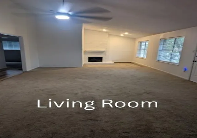 Photo 4 of Single family home for sale at 218 Oxford Dr, Conroe, TX 77303 | MLS# 72376855 | Listing updated on 2026-09-15