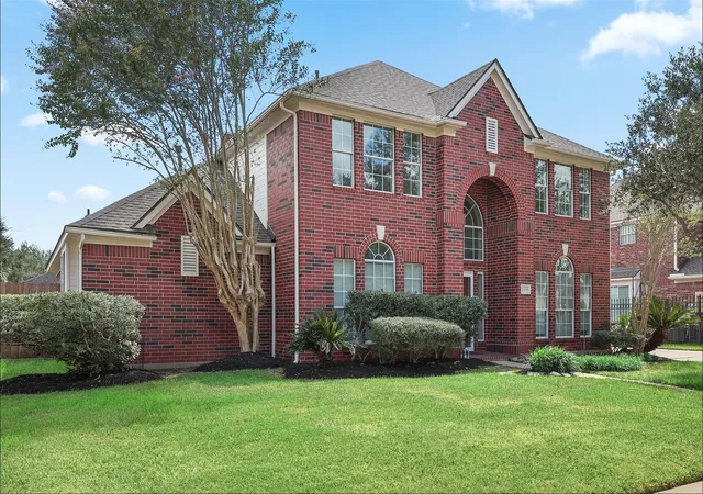 Photo 2 of Sale Pending at 2309 Augusta Dr, Pearland, TX 77581 | MLS# 63039043 | Listing updated on 2026-10-04