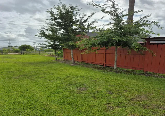 Photo 2 of Single family home for sale at 11217 Todd St, Houston, TX 77055 | MLS# 22894044 | Listing updated on 2026-09-25