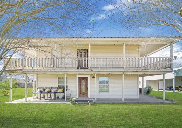 Photo 1 of Single family home for sale at 610 12th Street, Dickinson, TX 77539 | MLS# 39083296 | Listing updated on 2026-09-28