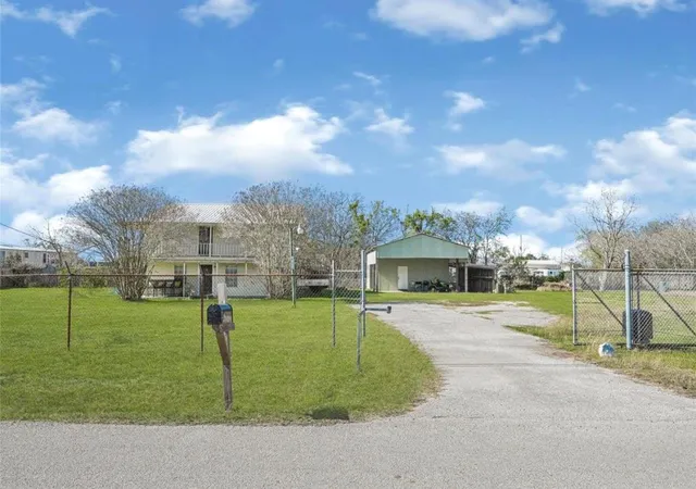 Photo 2 of Single family home for sale at 610 12th Street, Dickinson, TX 77539 | MLS# 39083296 | Listing updated on 2026-09-28