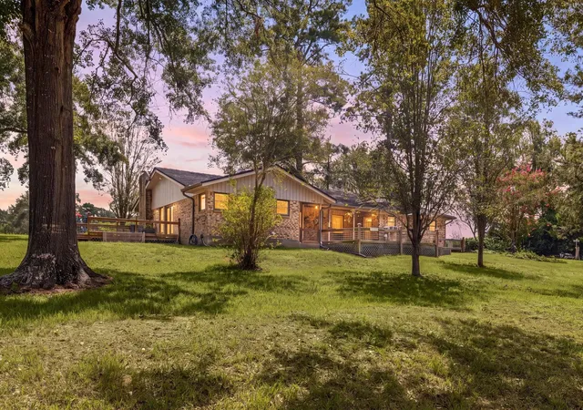 Photo 1 of Single family home for sale at 301 Beverly Ln, Shepherd, TX 77371 | MLS# 28217384 | Listing updated on 2026-09-20