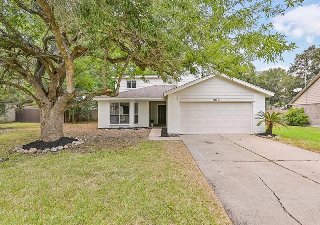 Photo 1 of Single family home for sale at 902 Essex Dr, Friendswood, TX 77546 | MLS# 54437739 | Listing updated on 2026-09-19