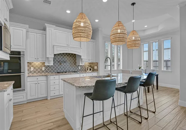 Photo 3 of Single family home for sale at 1321 Summer Fld Ln, Friendswood, TX 77546 | MLS# 12531712 | Listing updated on 2026-09-02
