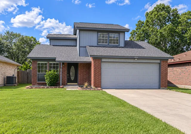 Photo 2 of Sale Pending at 3107 Edgewood Dr, Dickinson, TX 77539 | MLS# 28254660 | Listing updated on 2026-10-03