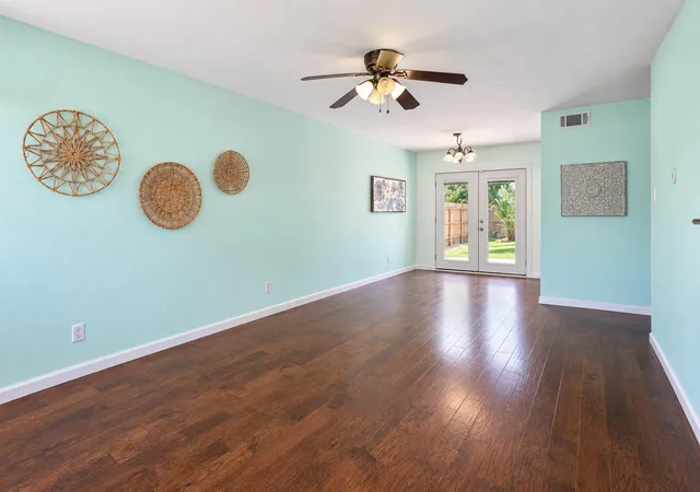 Photo 3 of Sale Pending at 3107 Edgewood Dr, Dickinson, TX 77539 | MLS# 28254660 | Listing updated on 2026-10-03