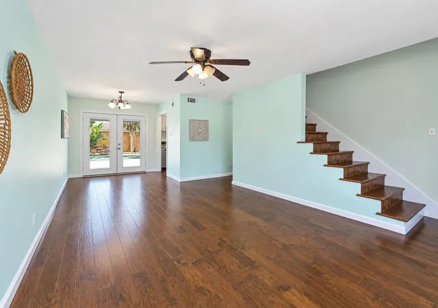 Photo 4 of Sale Pending at 3107 Edgewood Dr, Dickinson, TX 77539 | MLS# 28254660 | Listing updated on 2026-10-03