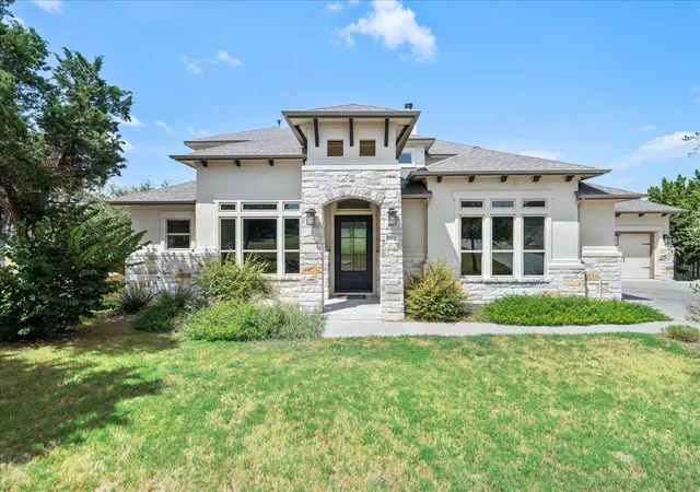 Photo 3 of Single family home for sale at 19112 Leisure Ln, Lago Vista, TX 78645 | MLS# 57593816 | Listing updated on 2026-09-15