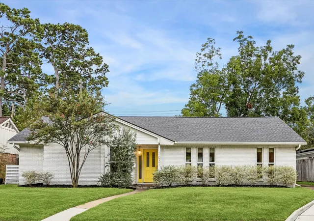Photo 1 of Single family home for sale at 1031 Chamboard Ln, Houston, TX 77018 | MLS# 50235853 | Listing updated on 2026-09-13