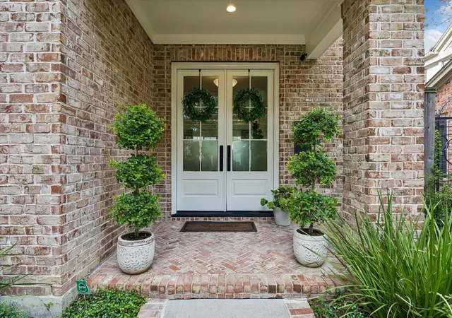 Photo 2 of Sale Pending at 2030 Quenby St, Houston, TX 77005 | MLS# 13869142 | Listing updated on 2026-09-14