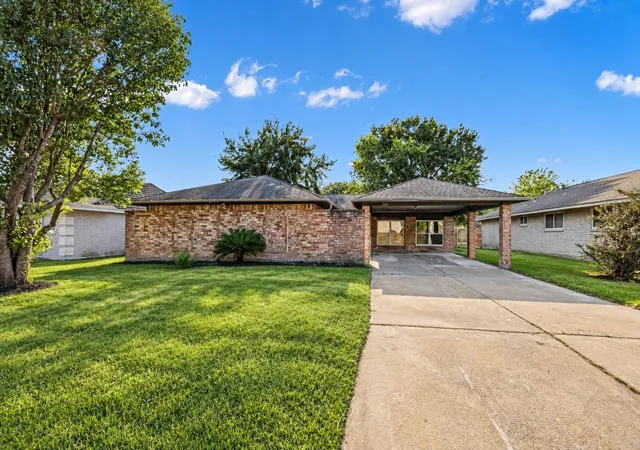 Photo 1 of Single family home for sale at 5507 Bertellis Ln, Houston, TX 77091 | MLS# 20801617 | Listing updated on 2026-10-04