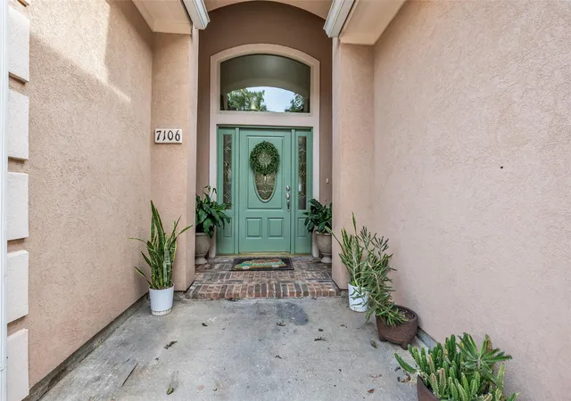 Photo 2 of Single family home for sale at 7106 Japonica St, Houston, TX 77087 | MLS# 24343973 | Listing updated on 2026-09-10