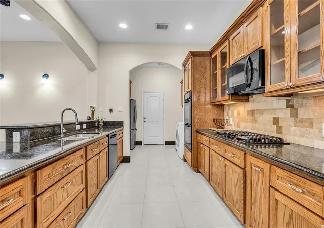 Photo 3 of Single family home for sale at 7106 Japonica St, Houston, TX 77087 | MLS# 24343973 | Listing updated on 2026-09-10