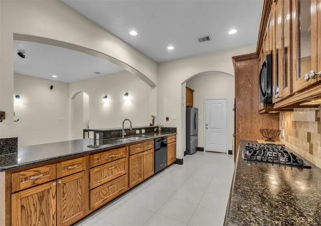 Photo 4 of Single family home for sale at 7106 Japonica St, Houston, TX 77087 | MLS# 24343973 | Listing updated on 2026-09-10