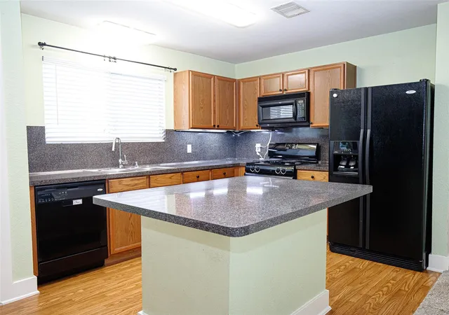Photo 4 of Single family home for sale at 3970 Southern Bnd, Missouri City, TX 77459 | MLS# 49795501 | Listing updated on 2026-09-16