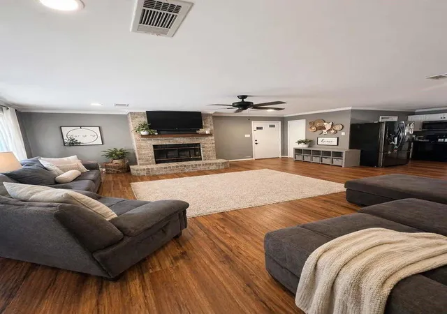 Photo 3 of Single family home for sale at 2500 E Houston Ave, Crockett, TX 75835 | MLS# 41089755 | Listing updated on 2026-09-16