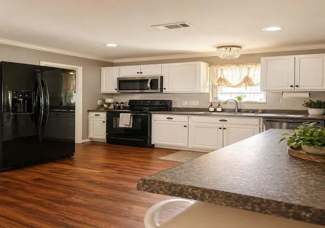 Photo 3 of Single family home for sale at 2500 E Houston Ave, Crockett, TX 75835 | MLS# 41089755 | Listing updated on 2026-09-16