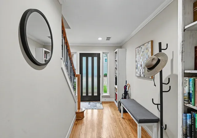 Photo 2 of Townhouse for sale at 710 Rosedale St, Houston, TX 77006 | MLS# 17753079 | Listing updated on 2026-09-13