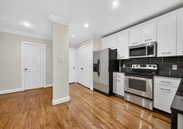 Photo 4 of Condo for sale at 1342 Rutland St #210, Houston, TX 77008 | MLS# 16904591 | Listing updated on 2026-09-15
