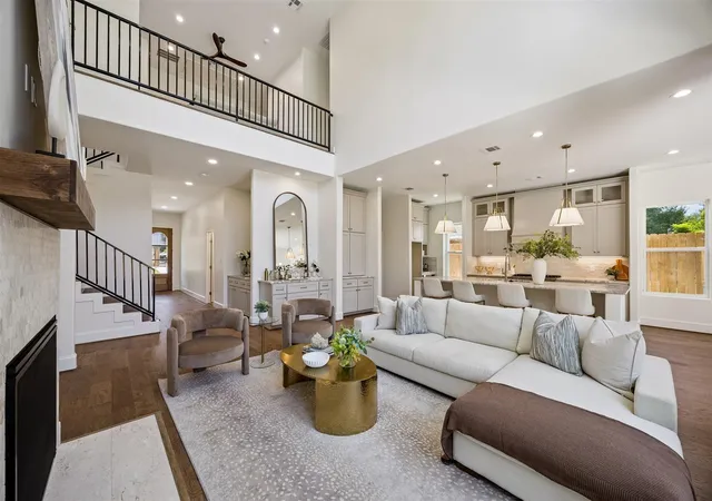 Photo 3 of Single family home for sale at 5310 De Milo Dr, Houston, TX 77092 | MLS# 90415422 | Listing updated on 2026-09-19
