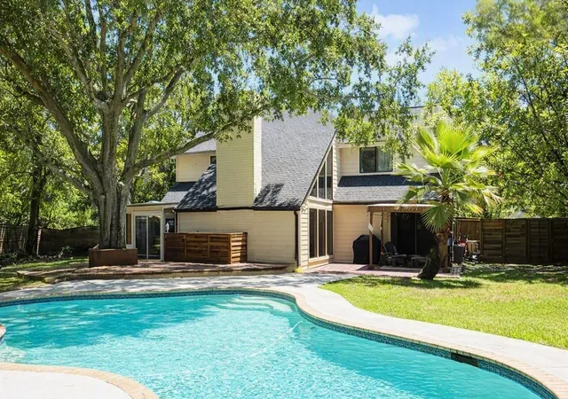 Single family home for sale at 1602 Big Lake Dr, Houston, TX 77077 | MLS# 30434896