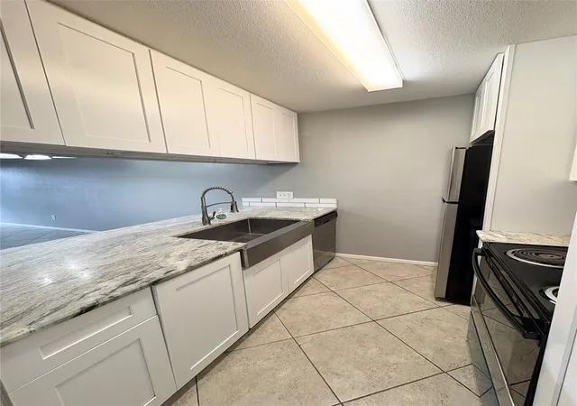 Condo for sale at 3015 Walnut Bnd Ln #13, Houston, TX 77042 | MLS# 62511222