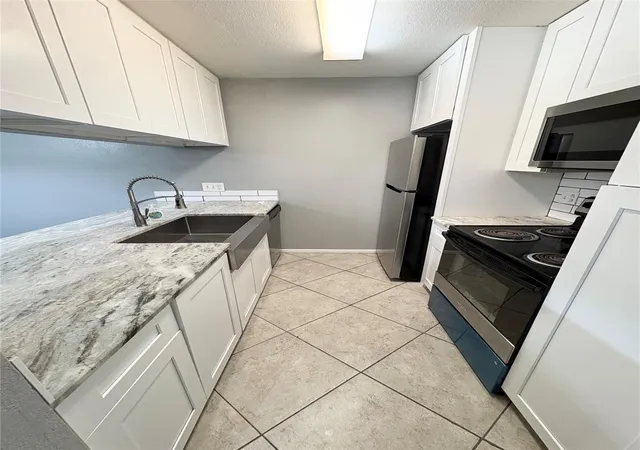 Photo 1 of Condo for sale at 3015 Walnut Bnd Ln #13, Houston, TX 77042 | MLS# 62511222 | Listing updated on 2026-09-22