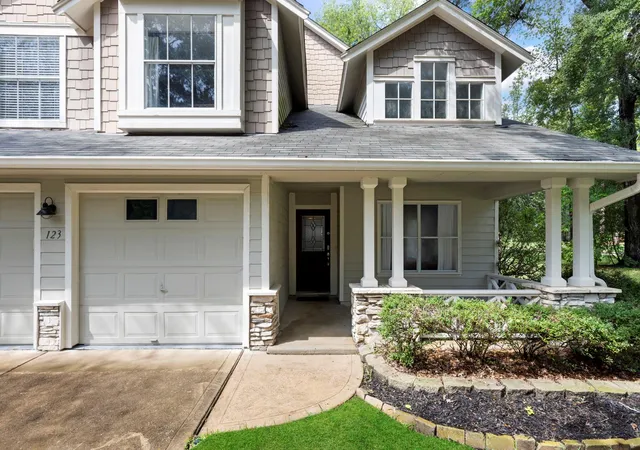 Photo 3 of Single family home for sale at 123 Sheerborne Ct, Spring, TX 77382 | MLS# 87180013 | Listing updated on 2026-09-19