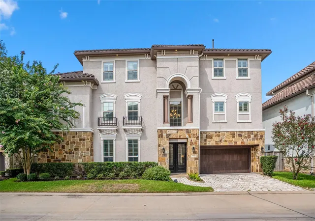 Photo 1 of Single family home for sale at 908 Amelia St, Sugar Land, TX 77478 | MLS# 10229517 | Listing updated on 2026-09-27