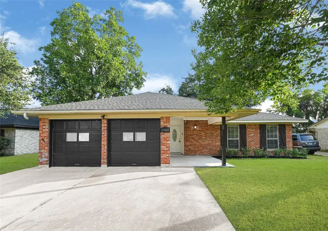 Photo 1 of Single family home for sale at 11423 Kirkmeadow Dr, Houston, TX 77089 | MLS# 64277394 | Listing updated on 2026-09-19