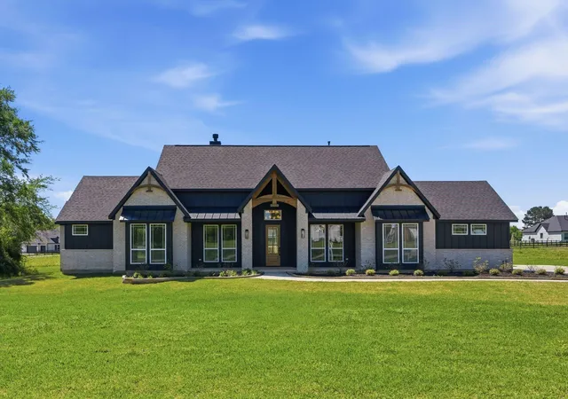 Photo 1 of Single family home for sale at 25231 Pleasant Retreat Ct, Montgomery, TX 77356 | MLS# 45645851 | Listing updated on 2026-10-04