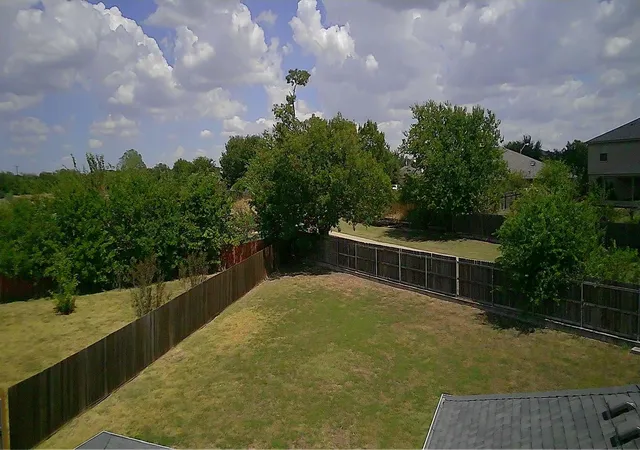 Photo 3 of Sale Pending at 5105 Southern Xing Dr, Temple, TX 76502 | MLS# 98507036 | Listing updated on 2026-10-08