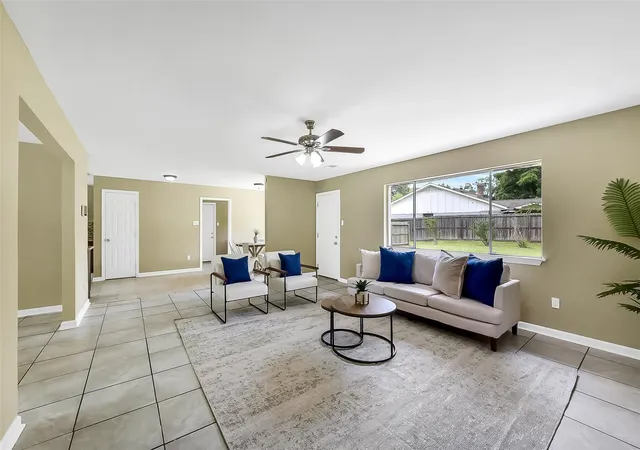 Photo 3 of Single family home for sale at 15503 Wandering Trl, Friendswood, TX 77546 | MLS# 4876010 | Listing updated on 2026-09-11