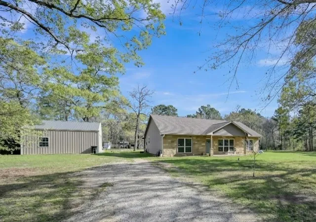 Photo 2 of Single family home for sale at 130 Cedar Ct, Magnolia, TX 77355 | MLS# 76548674 | Listing updated on 2026-09-23