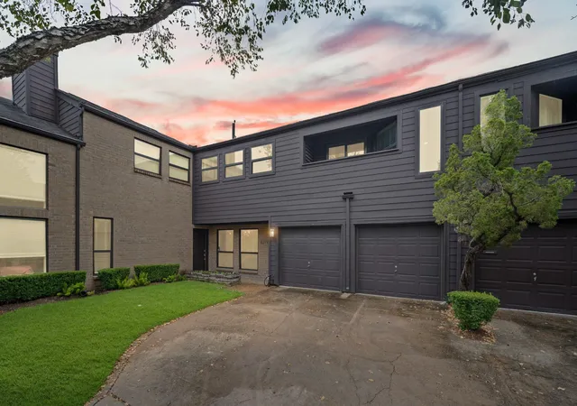 Townhouse for sale at 4219 W Alabama St, Houston, TX 77027 | MLS# 47618014