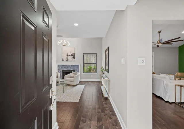 Photo 2 of Townhouse for sale at 4219 W Alabama St, Houston, TX 77027 | MLS# 47618014 | Listing updated on 2026-09-07